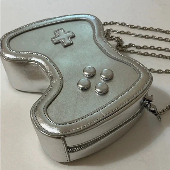 Silver Crossbody Chain Bag Purse Clutch Video Game Controller Shape Small - Picture 3 of 16